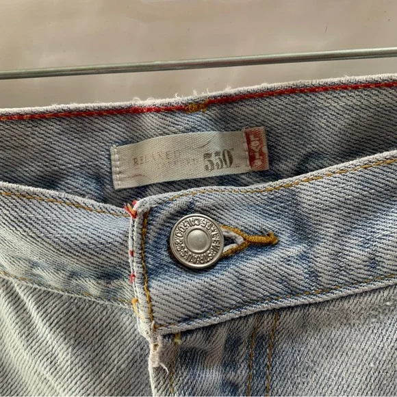 Woman’s Levi’s 550 size 14 vintage 1980s light wash jeans - Picture 6 of 11